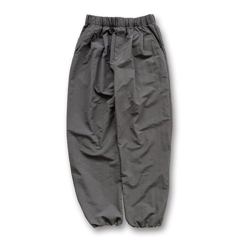 loose silhouette nylon pants / charcoal（ルーズシルエットナイロン