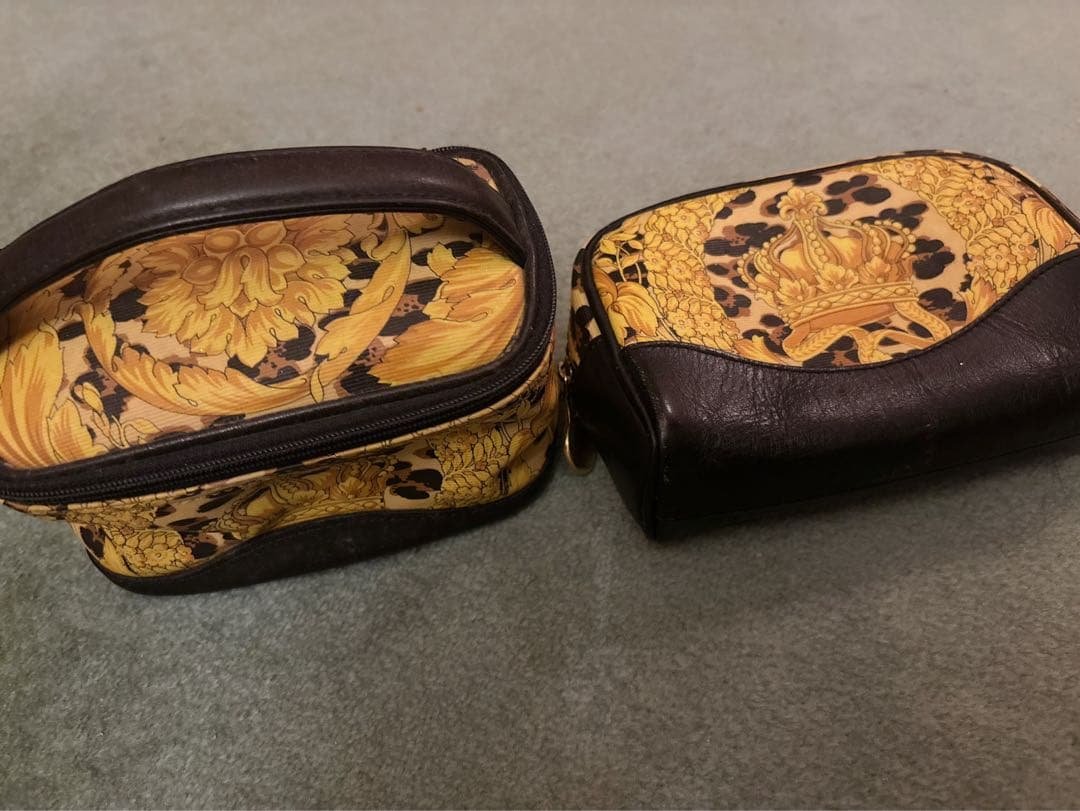 美品♡VERSACE♡ヴェルサーチバニティバッグ＆ポーチ2点セット セット 美品♡VERSACE♡ヴェルサーチバニティバッグ＆ポーチ2点セット