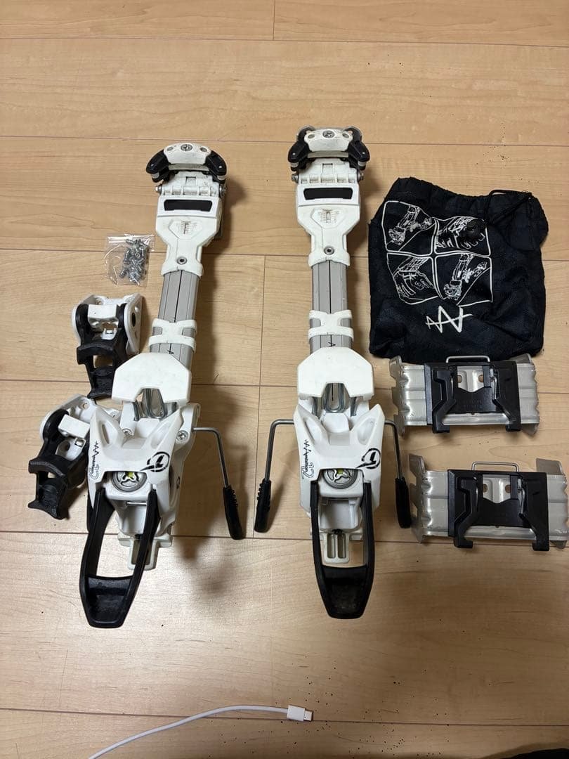 スキー ビンディング　Tyrolia Ambition12 スキーアイゼン付き Tyrolia Ambition 12 Alpine Touring Ski Bindings 2026 | evo