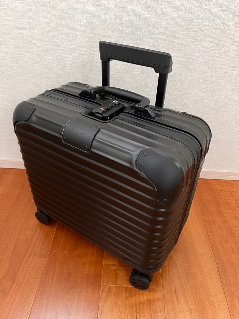 ORIGINAL コンパクト RIMOWA リモワ 黒 29L リモワ オリジナル 925.40.01.4 コンパクト ブラック 29リットル 4輪