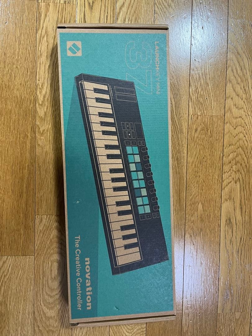 新品　Novation Launchkey Mini MK3 MIDIキーボード Amazon | novation LAUNCHKEY MINI MK3 MIDIキーボード コントローラー