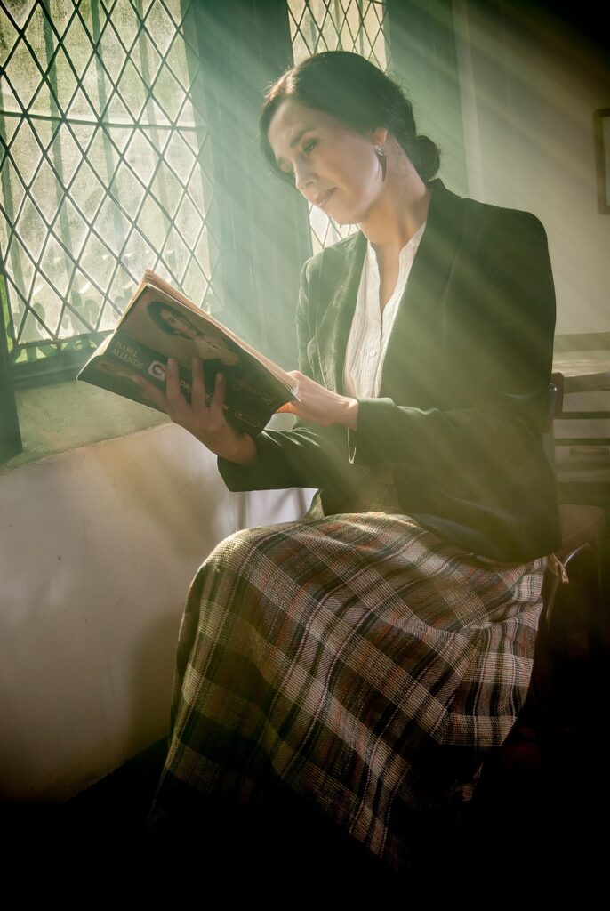 woman, reading, read-1421096.jpg